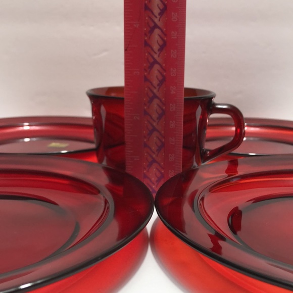 Arcorco France Ruby Red Set Of Four Salad Plates With One Coffee Cup - Picture 13 of 13
